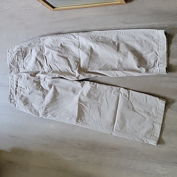 Gap khaki pants size 4 - Picture 8 of 9